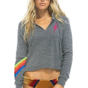 BOLT STITCH CHEVRON 5 SPLIT NECK RAGLAN PULLOVER CROP HOODIE
